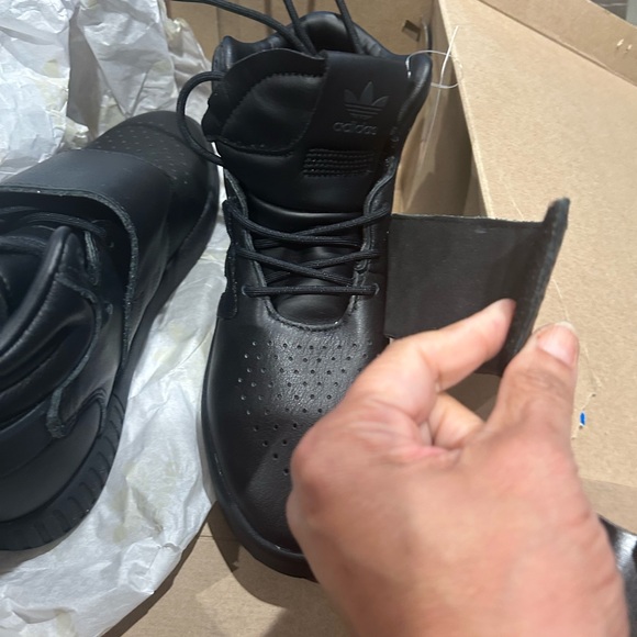 Boys adidas Tubular Black Hightops - new in box! - Picture 6 of 8